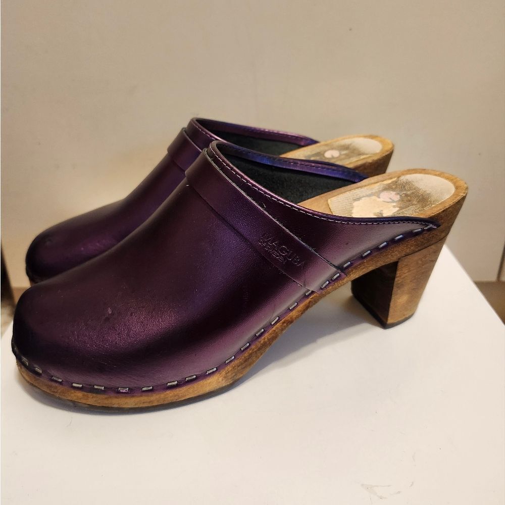 Maguba of Sweden Metallic Purple Leather Wooden Heel Clogs Size 9/40 Ret.$189